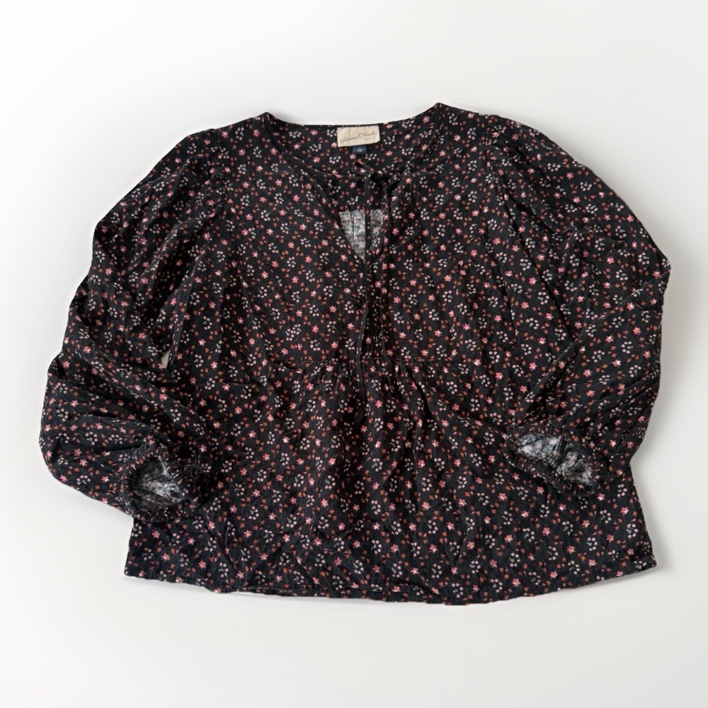 Universal Thread Baby Doll Top Keyhole Women Size S Black‎ Red Floral 3/4 Sleeve